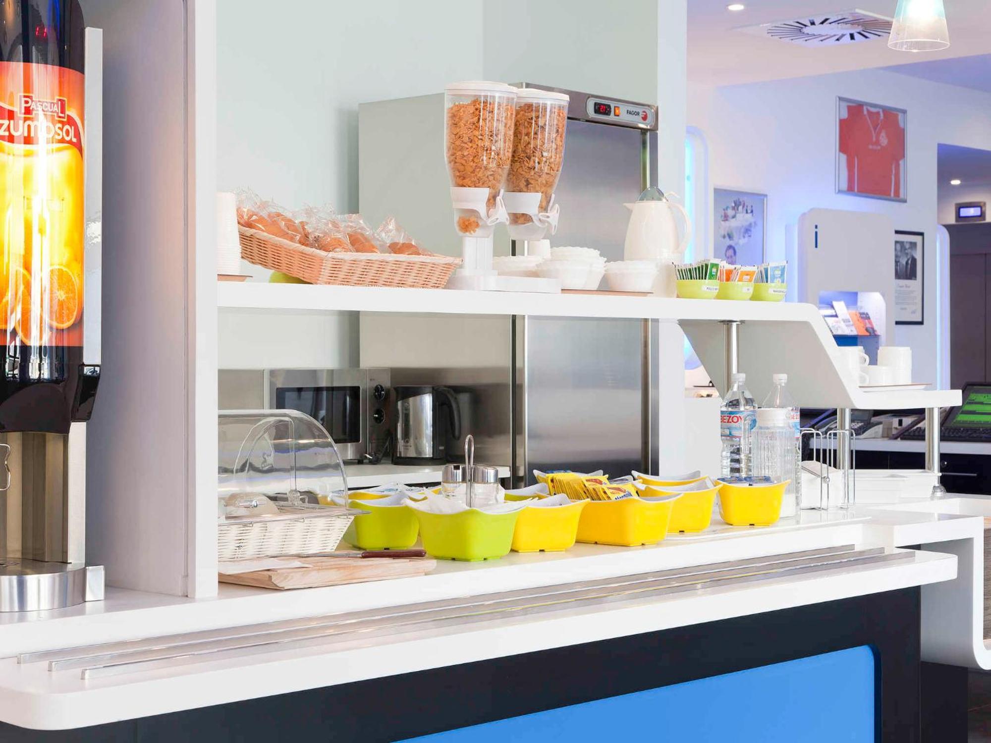 Ibis Budget Amberieu En Bugey/Chateau Gaillard A42 Εξωτερικό φωτογραφία