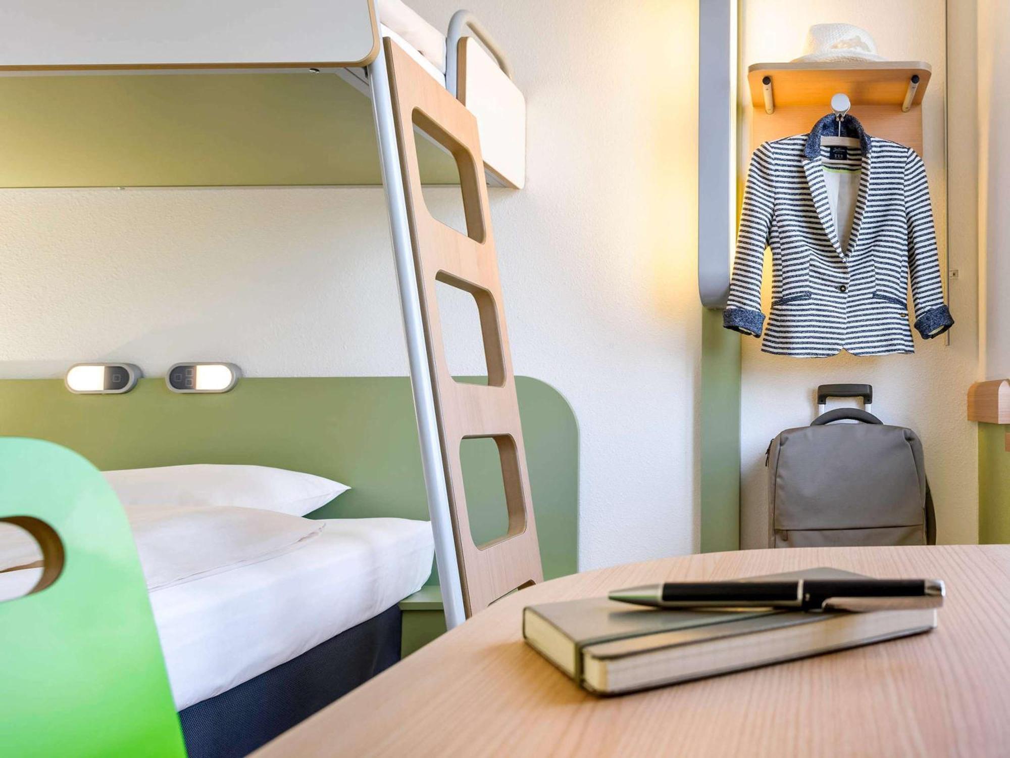 Ibis Budget Amberieu En Bugey/Chateau Gaillard A42 Εξωτερικό φωτογραφία